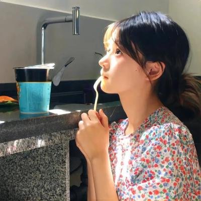 踹掉前夫后，大小姐在娱乐圈独美